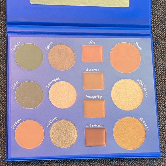 New Honeybee Gardens Resilience All in One Eyeshadow Blush & Lip Palette 🎨 - Picture 3 of 8